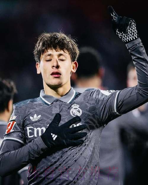 居莱尔100%成功率完成60次传球 上一位是克罗斯